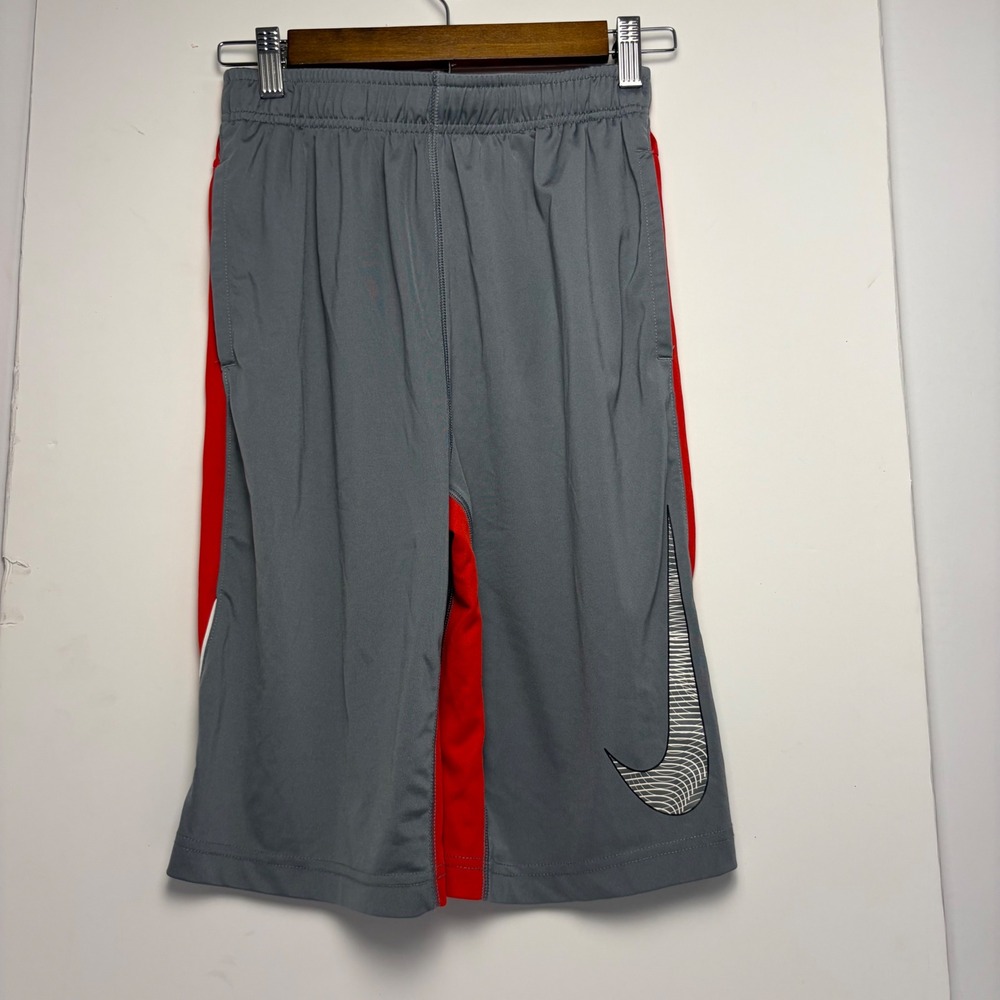 Nike Dri-FIT Kids Basketball Shorts Grey Red Graphic Swoosh XL 804043-066